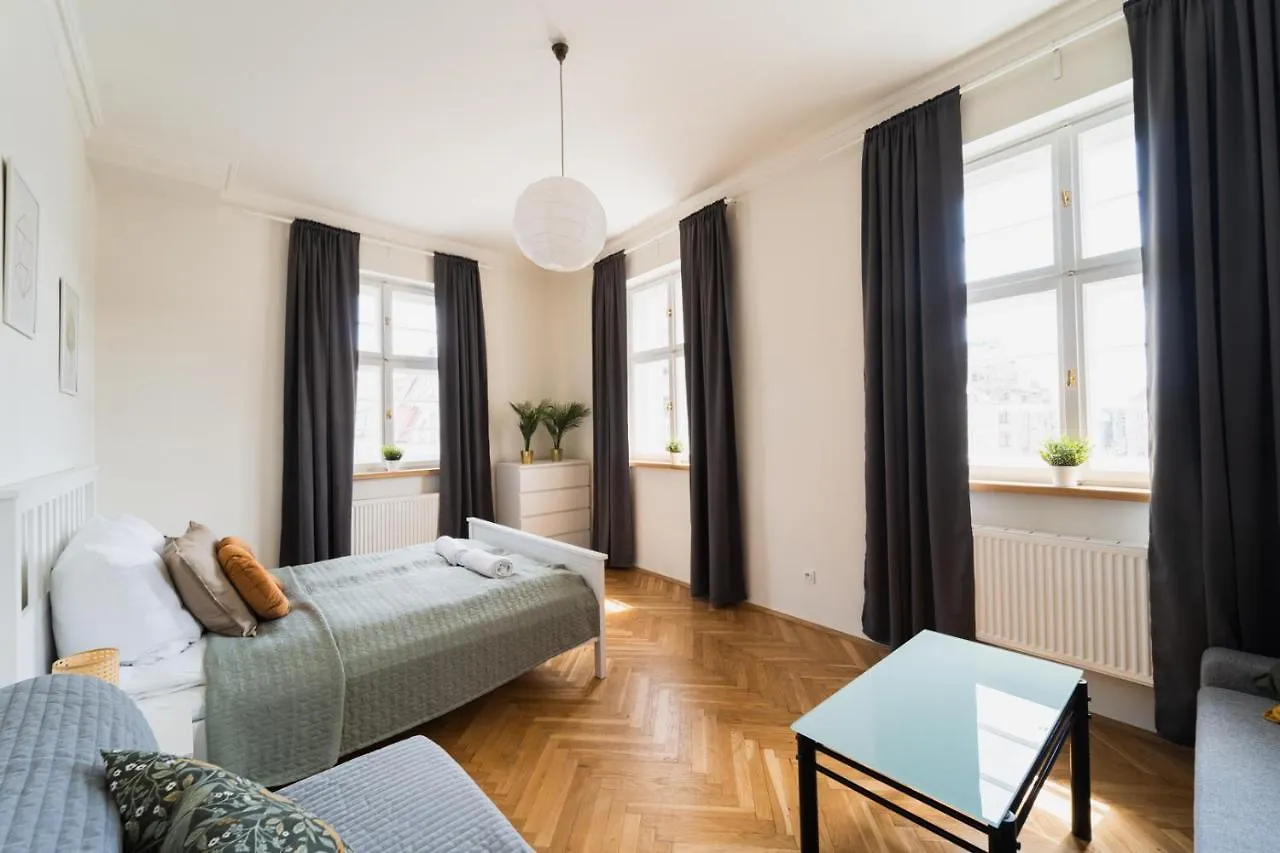 Apartment Big Apart - Market Square - Rynek 42 - 3 Rooms - 14 People Wroclaw Poland